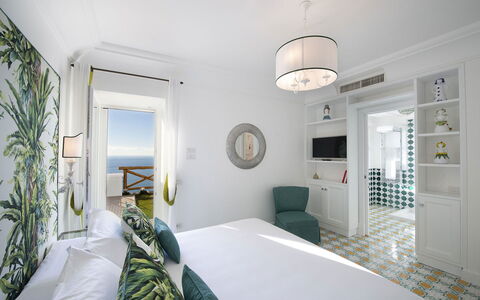 Villa Melissa: Möbel, Interior Design, Meer, Fussboden, Flooring, Wohnung, Resort, Stuhl, Ozean, Hotel