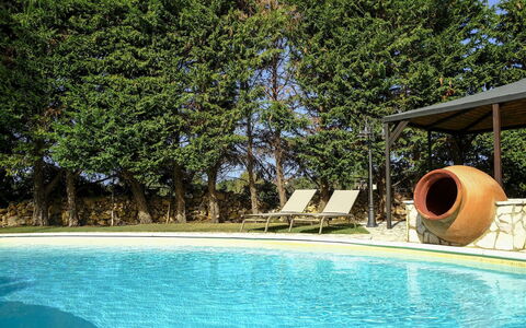 Villa Virna: Blau, Schwimmbad, Resort, Schatten, Garten, Hinterhof, Eco Hotel, Landscaping, Water Feature, Garten