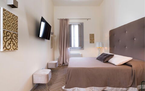 Dimora Simona: Möbel, Interior Design, Flooring, Fussboden, Schlafzimmer, Zuhause, Bett, Zimmer, Beleuchtung, Decke
