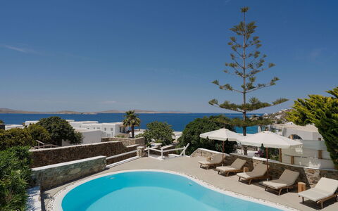 Villa Ioan: Resort, Küsten Und Ozeanische Forms, Meer, Schwimmbad, Küste, Ozean, Gartenmöbel, Ufer, Hotel