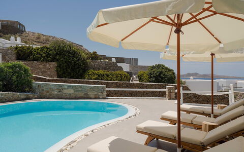 Villa Ioan: Resort, Stuhl, Schatten, Meer, Gartenmöbel, Balkon, Küste, Ozean, Eco Hotel, Hotel