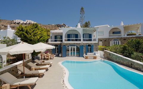 Villa Ioan: Resort, Schwimmbad, Hotel, Estate, Villa, Design, Villa, Eco Hotel, Ferienort, Zimmerpflanze