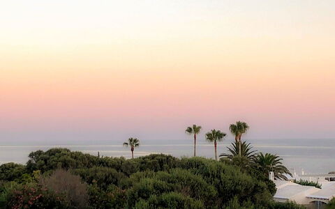 Villa Neper: Himmel, Daytime, Horizont, Dämmerung, Meer, Sonnenuntergang, Ozean, Atmosphärisches Phänomen, Sonnenaufgang, Afterglow