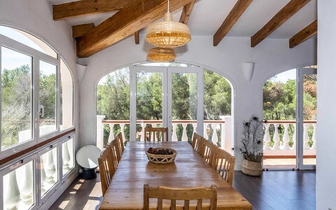 Villa Alejandra: Möbel, Interior Design, Flooring, Holz, Decke, Fussboden, Tabelle, Stuhl, Küche & Esszimmer Tisch, Esszimmer