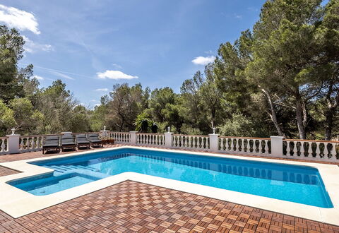 Villa Alejandra: Schwimmbad, Verbundwerkstoff, Resort, Schatten, Eco Hotel, Water Feature, Fliese, Design, Holzbeize, Landscaping