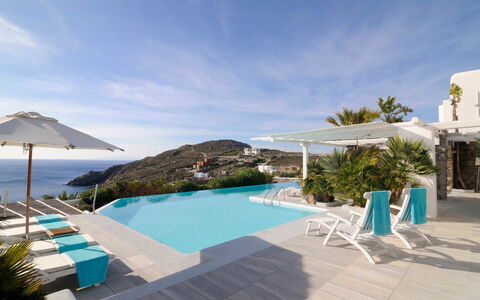 Villa Rocky: Blau, Schwimmbad, Resort, Eco Hotel, Freizeit, Thermae, Villa, Estate, Gartenmöbel