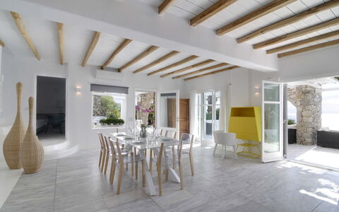 Villa Rocky: Möbel, Flooring, Interior Design, Fussboden, Stuhl, Tabelle, Küche & Esszimmer Tisch, Decke, Zuhause, Esszimmer