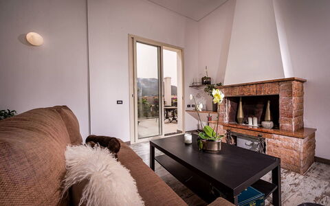 Casa Maurus: Möbel, Interior Design, Wand, Flooring, Holz, Decke, Fussboden, Wohnzimmer, Zimmer, Beleuchtung