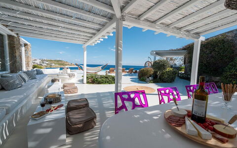 Seaside Villa: Resort, Zuhause, Gartenmöbel, Estate, Eco Hotel, Schwimmbad, Villa, Stuhl, Terrasse, Hotel