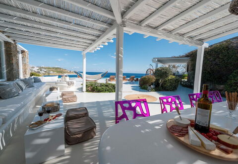 Seaside Villa: Resort, Zuhause, Gartenmöbel, Estate, Eco Hotel, Schwimmbad, Villa, Stuhl, Terrasse, Hotel
