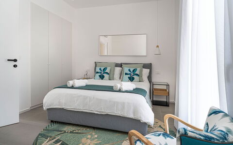 Villa la Isla: Möbel, Interior Design, Fussboden, Flooring, Holz, Zimmer, Schlafzimmer, Textil, Linens, Bett