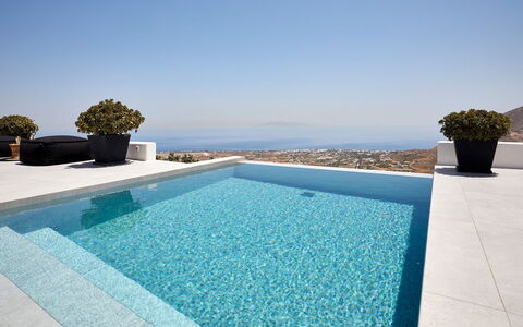 Haleine Suite: Blau, Schwimmbad, Verbundwerkstoff, Meer, Resort, Fliese, Natürliches Material, Tropen, Water Feature, Villa