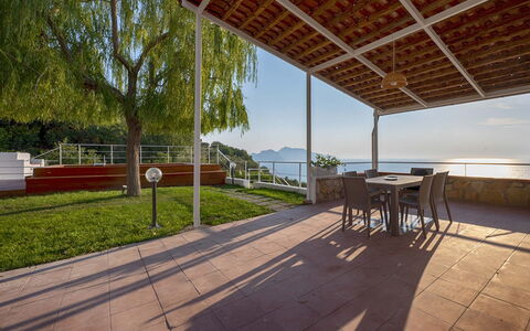 Mermaid Villa: Veranda, Deck, Stuhl, Resort, Schatten, Holzbeize, Balkon, Hartholz, Eco Hotel, Outdoor Struktur