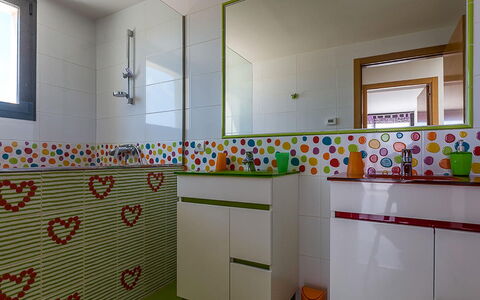 Villa Castiglioni: Interior Design, Flooring, Armatur, Installation, Fussboden, Fliese, Zimmer, Badezimmer, Zapfhahn, Decke