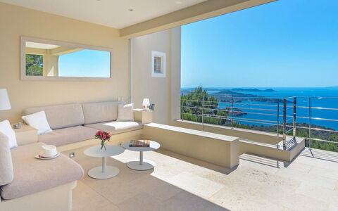 Villa Beleza: Möbel, Interior Design, Flooring, Fussboden, Stuhl, Decke, Wohnung, Resort, Couch, Wohnzimmer