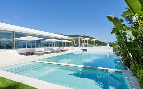 Villa Splendente: Schwimmbad, Resort, Gartenmöbel, Eco Hotel, Schatten, Hotel, Villa, Sonnenliege, Stuhl, Ferienort
