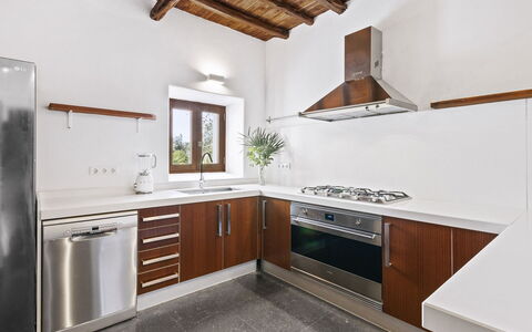 Villa Papiro: Küche, Countertop, Flooring, Küchengerät, Holz, Interior Design, Cabinetry, Major Appliance, Zuhause, Haushaltsgerät