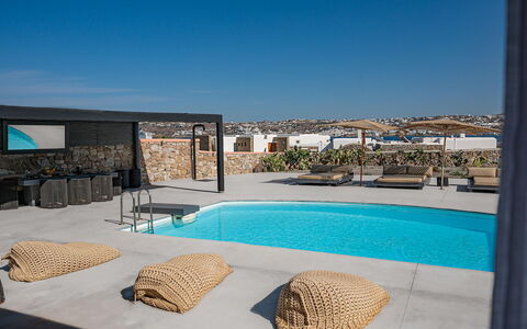 Villa Targer: Schatten, Resort, Schwimmbad