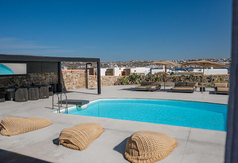 Villa Targer: Schatten, Resort, Schwimmbad