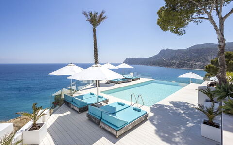 Villa Turchese: Blau, Resort, Gartenmöbel, Schwimmbad, Küsten Und Ozeanische Forms, Meer, Küste, Sonnenliege, Freizeit, Eco Hotel