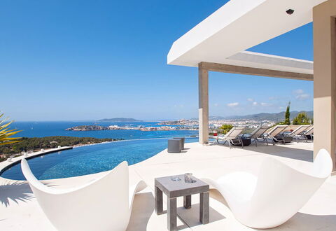 Villa Lola: Resort, Möbel, Schwimmbad, Stuhl, Villa, Eco Hotel, Hotel, Gartenmöbel, Schatten, Strandresort