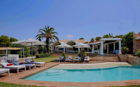 West Coast: Schwimmbad, Resort, Gartenmöbel, Estate, Regenschirm, Eco Hotel, Schatten, Sonnenliege, Thermae, Hazienda
