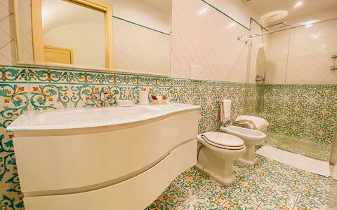 San Sebastiano: Flooring, Interior Design, Fussboden, Armatur, Badezimmer, Installation, Fliese, Zapfhahn, Bad Sink, Sinken