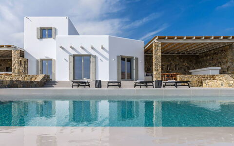 Villa Cupido: Schwimmbad, Villa
