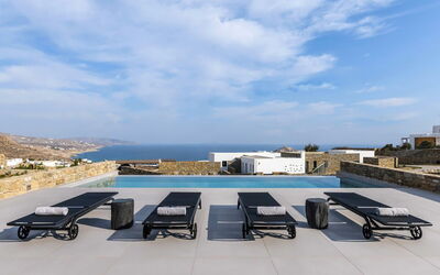 Villa Cupido: Blau, Meer, Gartenmöbel, Küste, Schwimmbad, Sonnenliege, Läge, Bucht, Resort