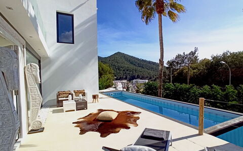 Villa Seahorse: Möbel, Schwimmbad, Stuhl, Resort, Gartenmöbel, Schatten, Eco Hotel, Hotel, Balkon, Villa