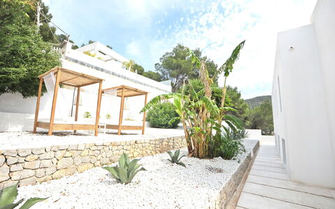 Villa Seahorse: Treppe, Beton, Garten, Landscaping, Estate, Schatten, Design, Walkway, Resort, Eco Hotel