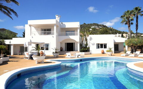 Villa Besso: Schwimmbad, Resort, Gartenmöbel, Estate, Freizeit, Villa, Hotel, Eco Hotel, Stuhl, Villa