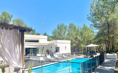 Villa Floresta: Schwimmbad, Resort, Gartenmöbel, Verbundwerkstoff, Schatten, Eco Hotel, Sonnenliege, Stuhl, Hotel, Thermae