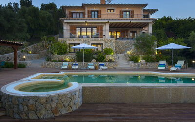 Villa Bridgitte: Schwimmbad, Wohngebiet, Resort, Haus, Zuhause, Estate, Villa, Eco Hotel, Bauernhaus, Villa
