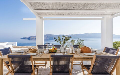 Villa Vesper: Möbel, Tabelle, Stuhl, Küche & Esszimmer Tisch, Gartenmöbel, Tisch Im Freien, Flooring, Restaurant, Esszimmer, Schatten