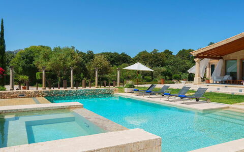 Villa Serafino: Schwimmbad, Resort, Verbundwerkstoff, Schatten, Water Feature, Eco Hotel, Estate, Landscaping, Garten, Gartenmöbel