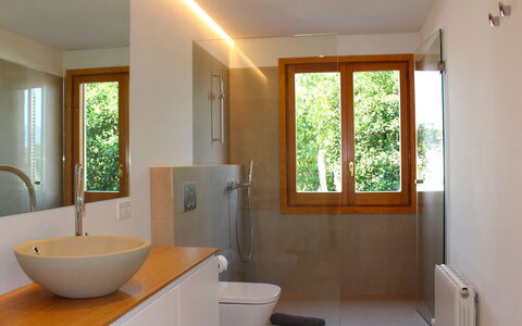 Villa Acapulco: Interior Design, Flooring, Armatur, Wand, Badezimmer, Holz, Fussboden, Decke, Bad Sink, Zuhause