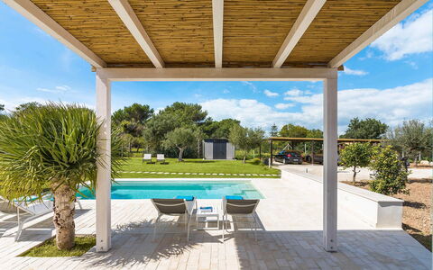 Villa Doddi: Gartenmöbel, Schwimmbad, Resort, Schatten, Outdoor Struktur, Veranda, Garten, Terrasse, Eco Hotel, Pergola