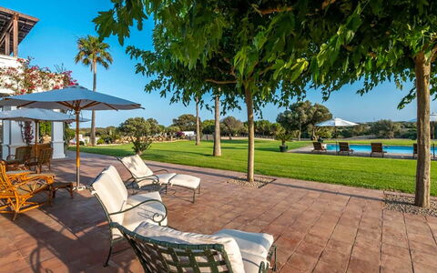 Villa Golf: Blau, Baum, Einfach, Schatten, Grundstueck, Resort, Estate, Rasen, Garten, Landscaping