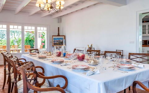 Villa Golf: Möbel, Interior Design, Tabelle, Esszimmer, Küche & Esszimmer Tisch, Stuhl, Geschirr, Zuhause, Zimmer, Decke