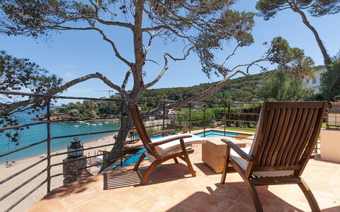 Villa Bellalta: Gartenmöbel, Küsten Und Ozeanische Forms, Möbel, Küste, Meer, Schatten, Ufer, Resort, Ozean, Bucht