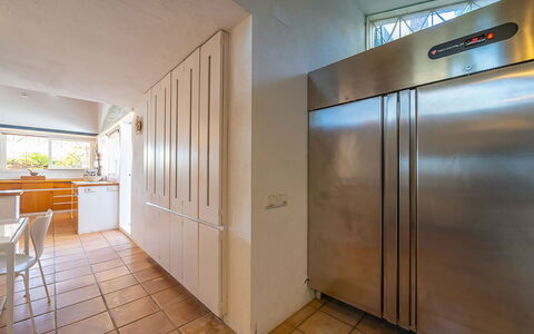 Casa Gigliola: Major Appliance, Flooring, Küche, Küchengerät, Fussboden, Countertop, Cabinetry, Holzbeize, Haushaltsgerät, Fliese