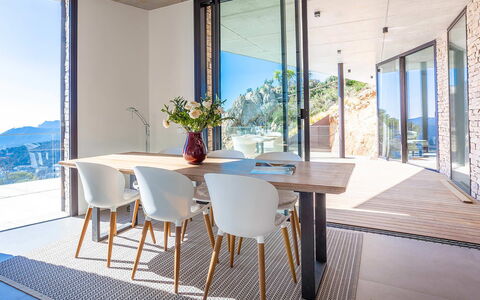 Villa Mirante: Holz, Möbel, Flooring, Fussboden, Interior Design, Esszimmer, Küche & Esszimmer Tisch, Stuhl, Holzboden, Hartholz