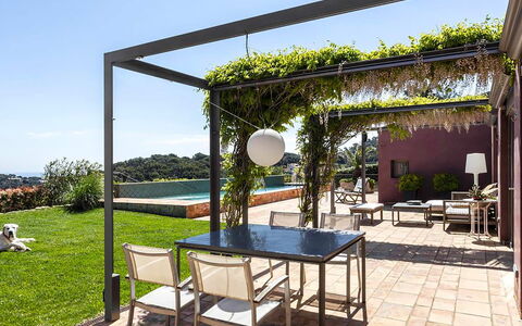Casa Jhonny: Möbel, Gartenmöbel, Stuhl, Tabelle, Blumentopf, Schatten, Garten, Tisch Im Freien, Eco Hotel