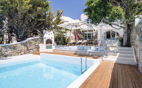 Villa Tiche: Schwimmbad, Resort, Estate, Villa, Treppe, Design, Blumentopf, Villa, Zimmerpflanze, Hof