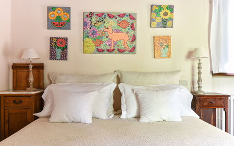Borgo di San Biagio: Interior Design, Möbel, Wand, Schlafzimmer, Bett, Bedding, Gelb, Kissen, Linens, Bettdecke