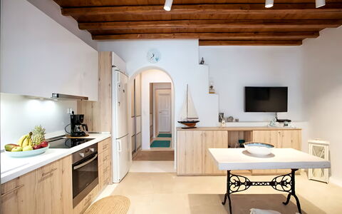 Mikonos Pool House 6: Möbel, Interior Design, Flooring, Wand, Holz, Fussboden, Decke, Countertop, Küche, Zimmer