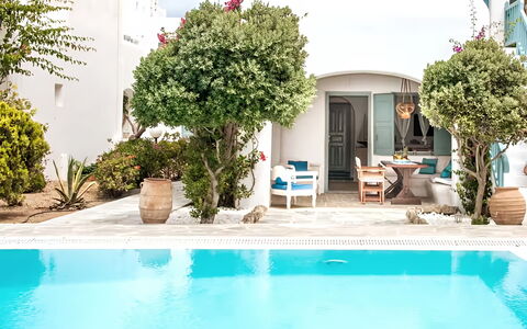 Mikonos Pool House 6: Schwimmbad, Blumentopf, Resort, Gartenmöbel, Freizeit, Zimmerpflanze, Estate, Stuhl, Eco Hotel, Urlaub