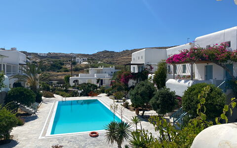 Mykonos Pool House 7: Schwimmbad, Resort, Eco Hotel, Landscaping, Hof, Hazienda, Zimmerpflanze, Blumentopf, Hotel