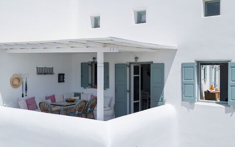 Mykonos Pool House 7: Zuhause, Die Architektur, Wohngebiet, Wohnung, Estate, Balkon, Blumentopf, Zimmerpflanze, Schatten, Villa